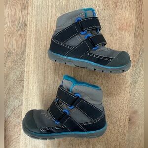 See Kai Run Atlas Hiking Boots 🏔️